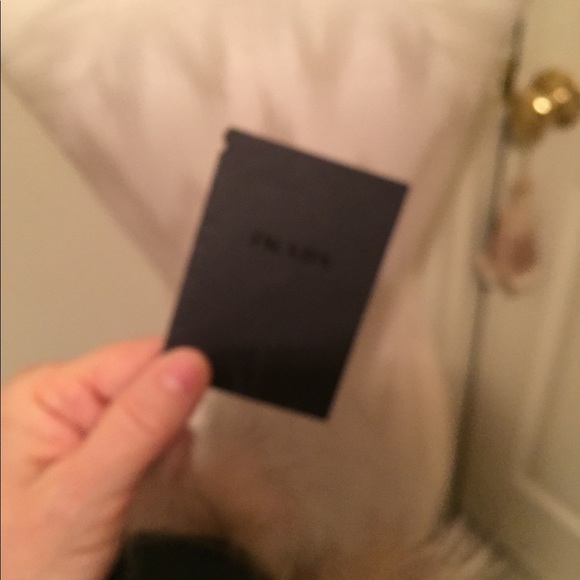 Prada fox scarf/collar yummy - Picture 6 of 9